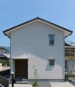 軒天にケイカル板を張ったお家