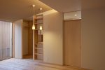 勾配天井と杉厚床板の家